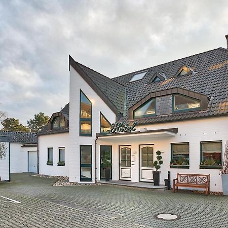 Hotel Zur Krone Мербуш Экстерьер фото