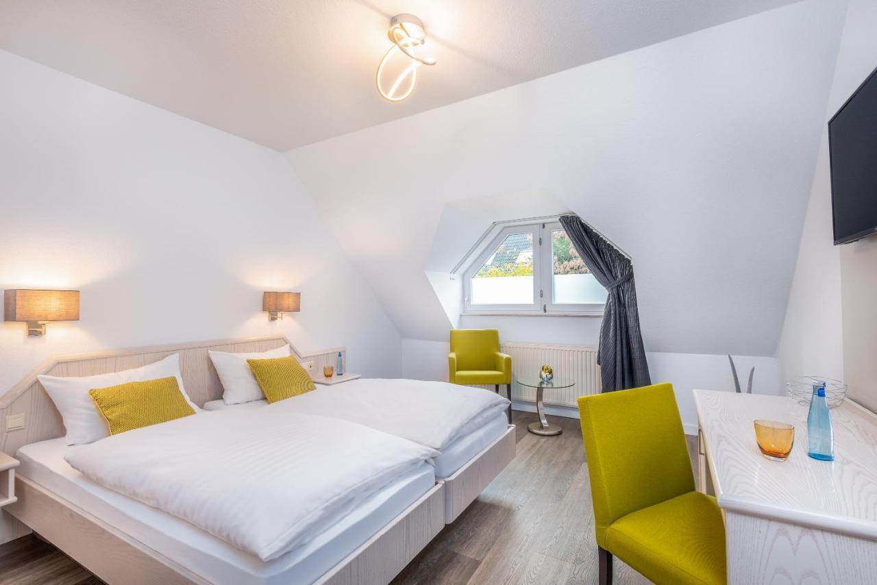 Hotel Zur Krone Мербуш Экстерьер фото