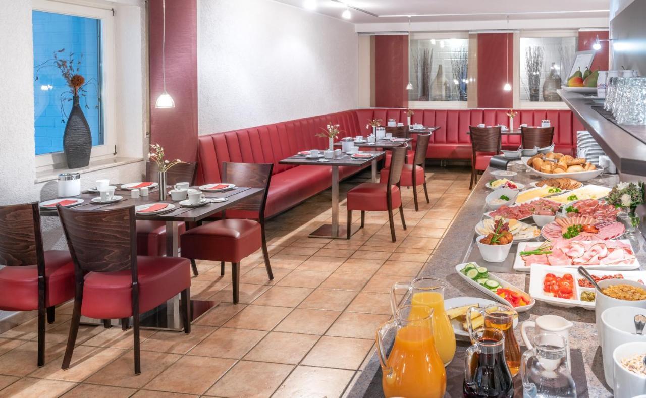 Hotel Zur Krone Мербуш Экстерьер фото