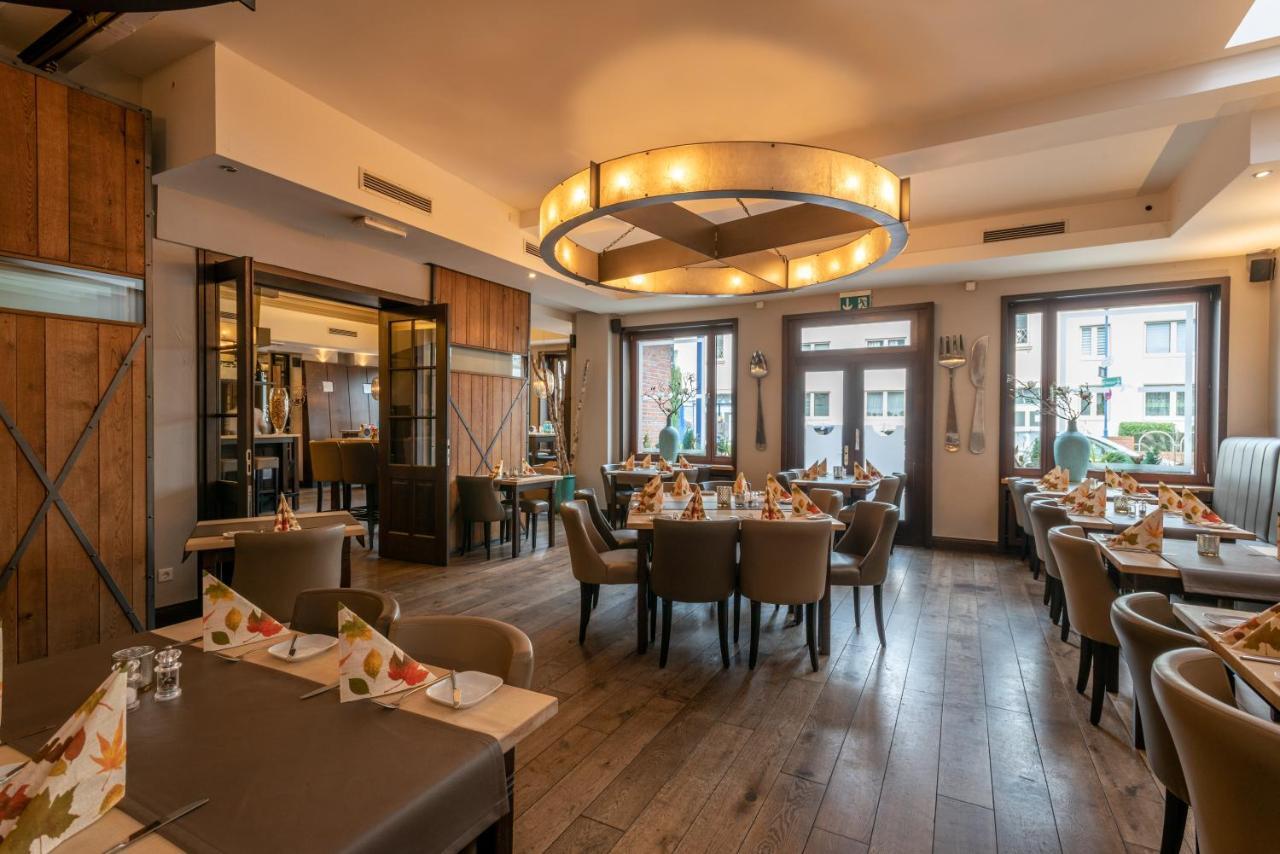Hotel Zur Krone Мербуш Экстерьер фото