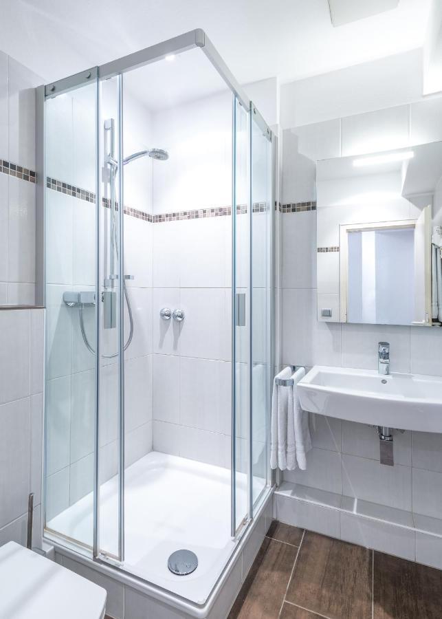 Hotel Zur Krone Мербуш Экстерьер фото