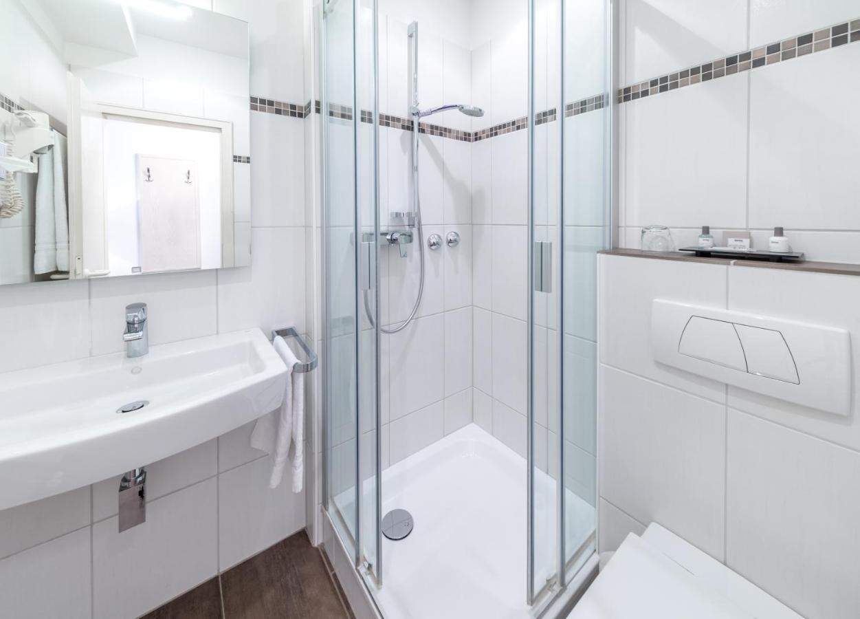 Hotel Zur Krone Мербуш Экстерьер фото